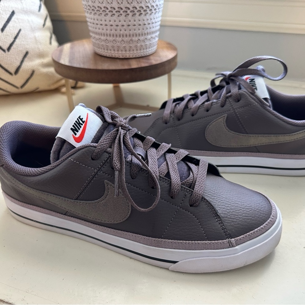 Nike Court Low